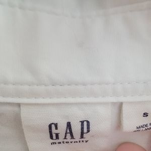 White button up maternity shirt